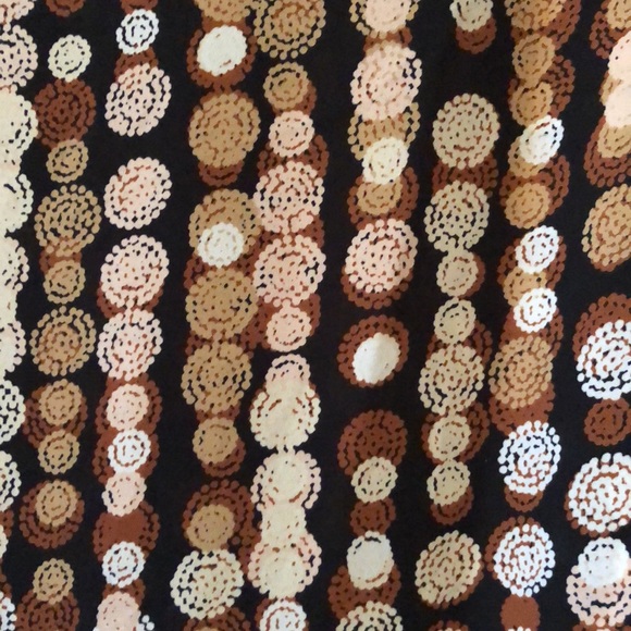 Flowy top with 3/4 length button sleeve asymmetrical hem Sz 22/24 - Picture 2 of 6